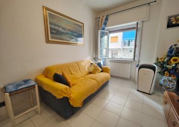 Two-room apartment Via Rossini, Albissola Marina - photo 12