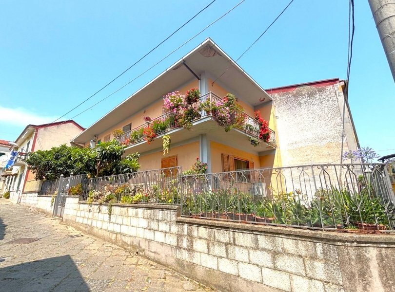 Independent house Carinola - photo 2