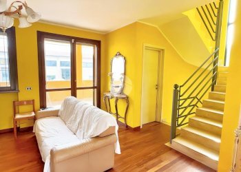 Appartamento Str. del Giarone, Torrile - foto 1