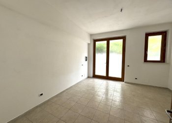 Foto 4 - Locale Commerciale SS16
 
snc, Altidona - foto 4