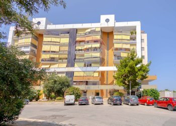 Edificio all\'aperto - Trilocale Via Francesco Del Core
 
7, Bari - foto 1