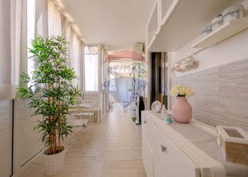 Hall / corridoio - Trilocale Via Francesco Del Core
 
7, Bari - foto 12