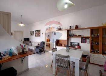 Sala da pranzo - Villa a Schiera Via Lisbona
 
37, Carovigno - foto 4