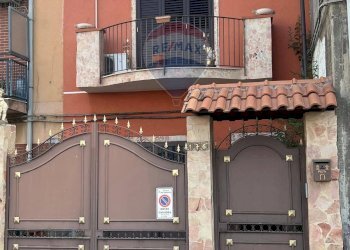 Edificio all\'aperto - Casa indipendente Via Plebiscito
 
176, Misterbianco - foto 1