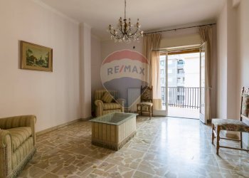 Soggiorno - Appartamento Via Dei Piccioni
 
15, Catania - foto 2