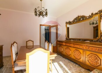 Sala da pranzo - Appartamento Via Dei Piccioni
 
15, Catania - foto 6