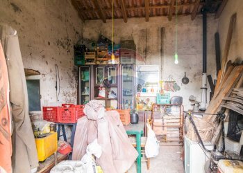 Dispensa di stoccaggio - Agricultural land Via Ronzini
93, Trecastagni - photo 24