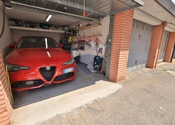 Parcheggio - Three-room apartment Via Giusti
 
8, Bollate - photo 18