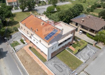 Casa all\'aperto - Quadrilocale VIA CAPANNINI
 
32, Serra de' Conti - foto 2