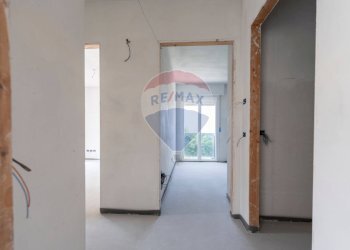 Hall / corridoio - Quadrilocale VIA CAPANNINI
 
32, Serra de' Conti - foto 5