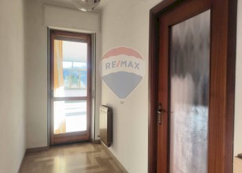 Hall / corridoio - Casa indipendente Borgata Pianezzo
 
6, Dogliani - foto 56