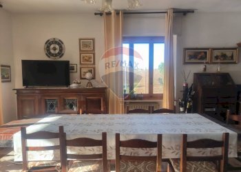 Sala da pranzo - Casa indipendente Borgata Pianezzo
 
6, Dogliani - foto 81