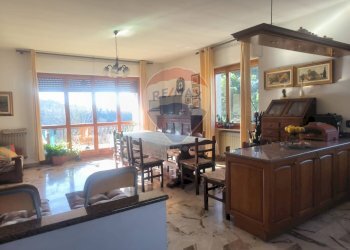 Sala da pranzo - Casa indipendente Borgata Pianezzo
 
6, Dogliani - foto 113