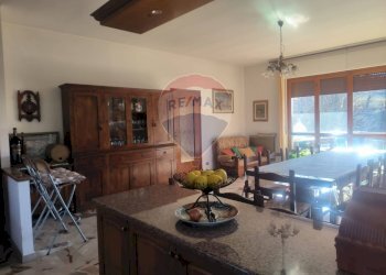 Sala da pranzo - Casa indipendente Borgata Pianezzo
 
6, Dogliani - foto 116