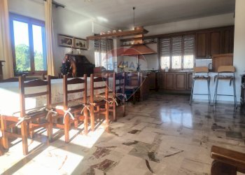 Sala da pranzo - Casa indipendente Borgata Pianezzo
 
6, Dogliani - foto 118