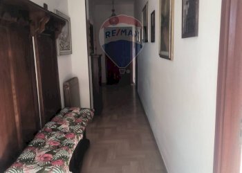 Hall / corridoio - Casa indipendente Borgata Pianezzo
 
6, Dogliani - foto 130