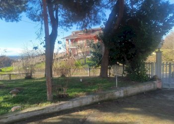 Giardino - Casa indipendente Borgata Pianezzo
 
6, Dogliani - foto 147