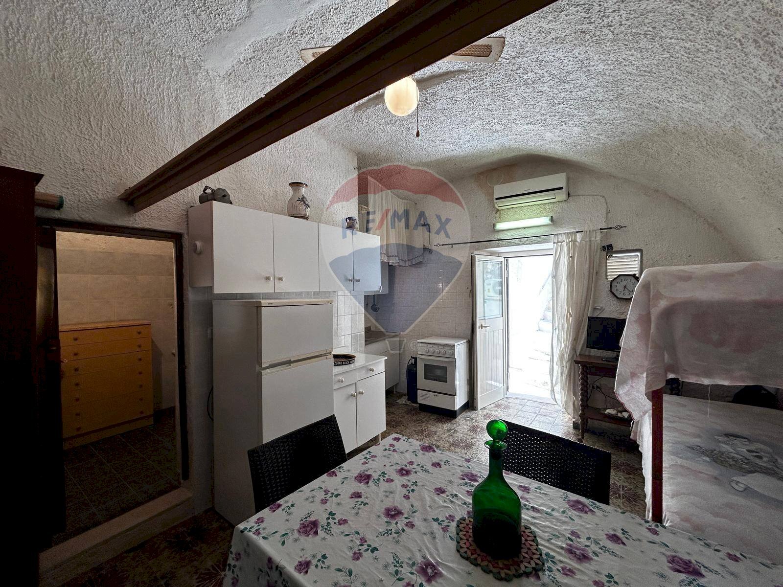 interno - Monolocale Via Amalfi
12, Vieste - foto 3