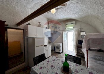 interno - Monolocale Via Amalfi
 
12, Vieste - foto 3