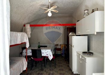 interno - Monolocale Via Amalfi
 
12, Vieste - foto 10