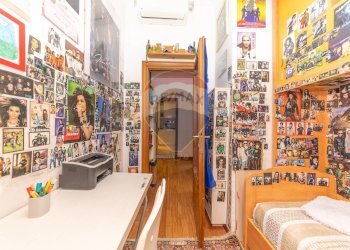 Camera / camera da letto - Four-room apartment Via Urbana
90, Roma - photo 25