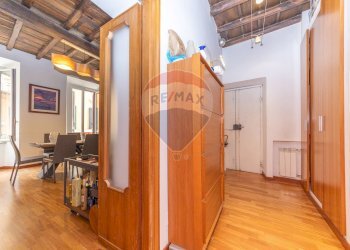 Hall / corridoio - Four-room apartment Via Urbana
90, Roma - photo 38