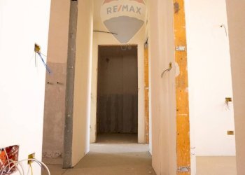 Hall / corridoio - Quadrilocale Torino
 
25, Legnano - foto 19