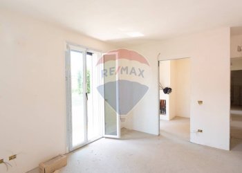 Stanza vuota - Quadrilocale Via Torino
 
25, Legnano - foto 15