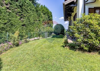 Giardino - Villa Via Don Giancarlo Rolando
 
15/A, Oleggio Castello - foto 8