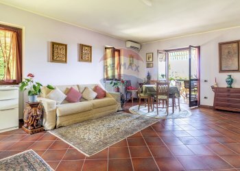 Sala da pranzo - Villa Via Don Giancarlo Rolando
 
15/A, Oleggio Castello - foto 11