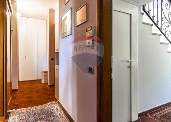 Hall / corridoio - Villa Via Don Giancarlo Rolando
 
15/A, Oleggio Castello - foto 20