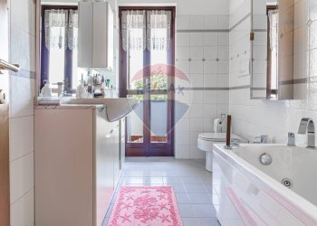 Bagno - Villa Via Don Giancarlo Rolando
 
15/A, Oleggio Castello - foto 28