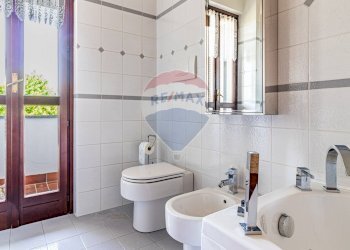 Bagno - Villa Via Don Giancarlo Rolando
 
15/A, Oleggio Castello - foto 29