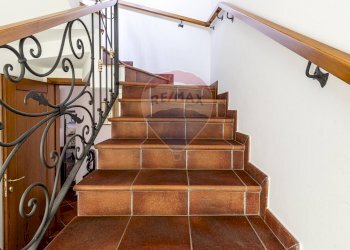 Scale - Villa Via Don Giancarlo Rolando
 
15/A, Oleggio Castello - foto 30