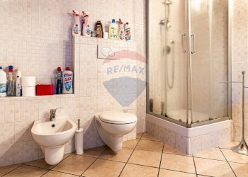 Bagno - Villa Via Don Giancarlo Rolando
 
15/A, Oleggio Castello - foto 51