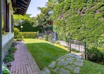 Giardino - Villa Via Don Giancarlo Rolando
 
15/A, Oleggio Castello - foto 58