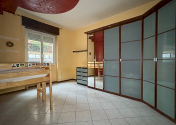 Camera - Two-room apartment VIA PADRE RAVASI
95, Sesto San Giovanni - photo 2