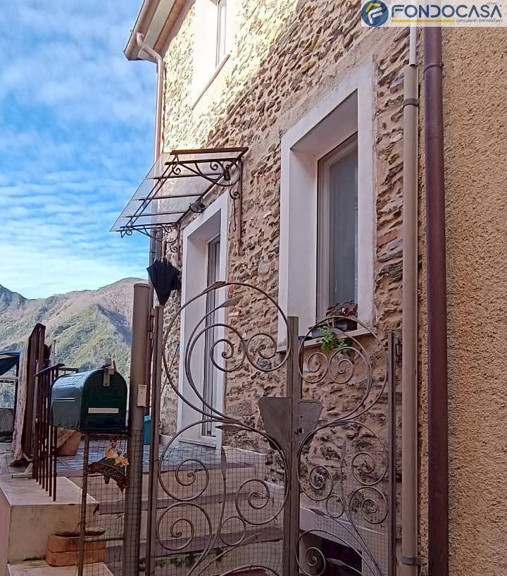 Facciata - Semi-detached house Via Tarabella, Seravezza - photo 1