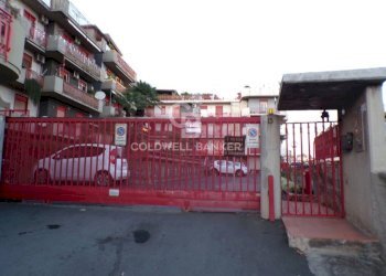 Foto 1 - Box via michelangelo buonarroti
 
13, Aci Catena - foto 1