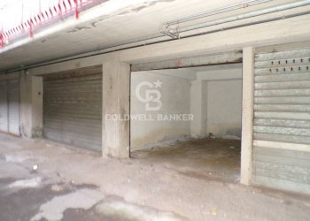 Foto 5 - Box via michelangelo buonarroti
 
13, Aci Catena - foto 5