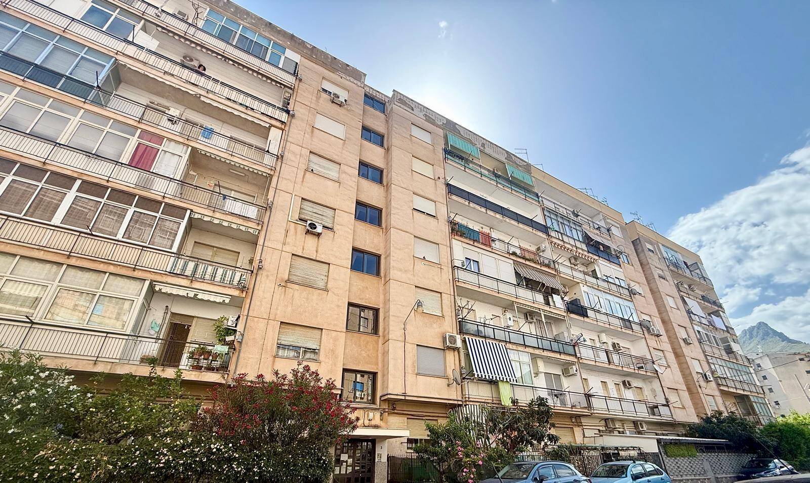 Foto 1 - Four-room apartment Via Spinone
 
3, Palermo - photo 1