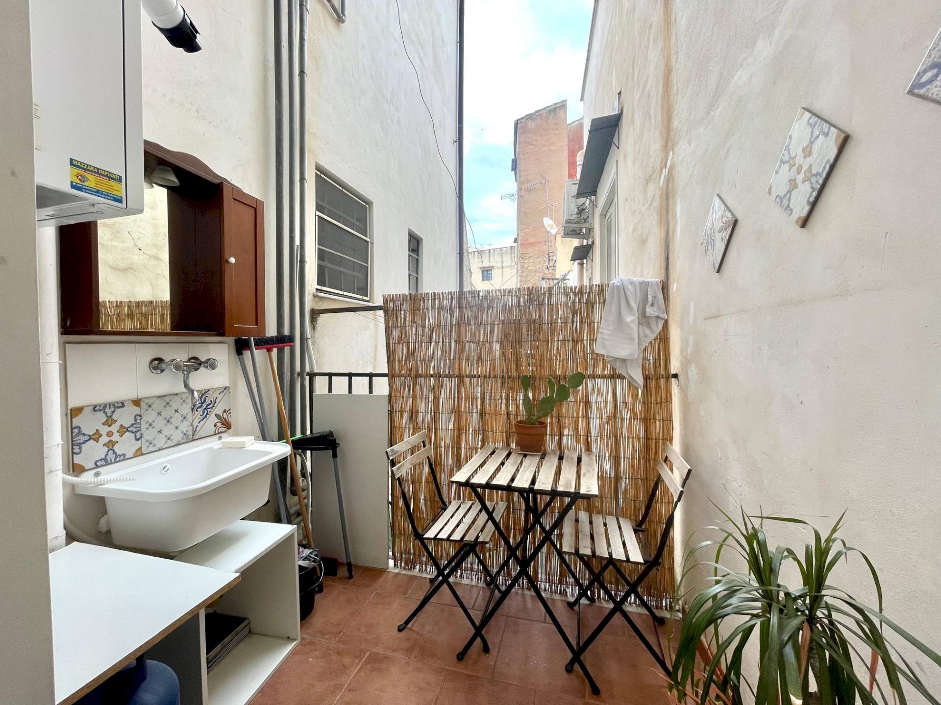 Foto 2 - Quadrilocale Vicolo Mezzojuoso
 
3, Palermo - foto 2