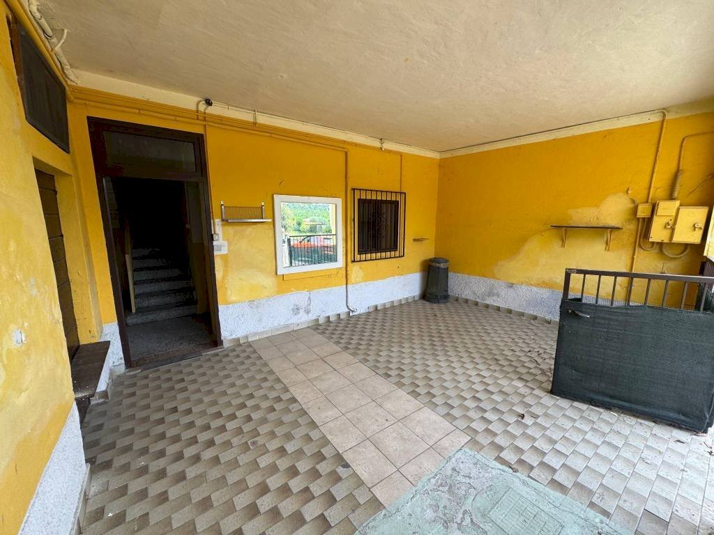 Cortile interno - Apartment via Linda Rovera, 30, Castronno - photo 2