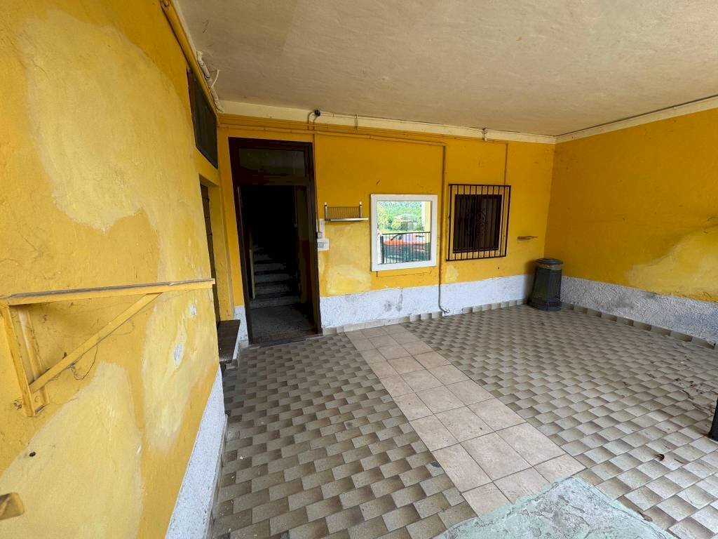 Stanza non arredata - Apartment via Linda Rovera, 30, Castronno - photo 3