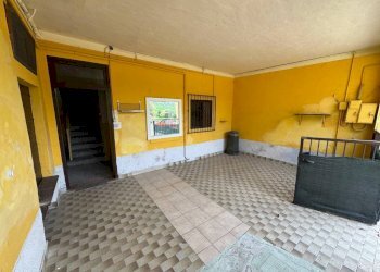 Cortile interno - Appartamento via Linda Rovera, 30, Castronno - foto 2