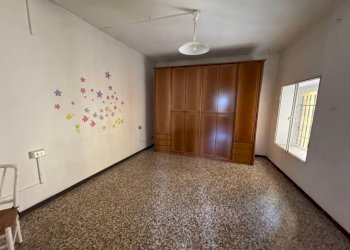 Camera da letto - Appartamento via Linda Rovera, 30, Castronno - foto 18