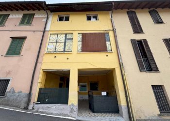 Facciata - Appartamento via Linda Rovera, 30, Castronno - foto 35