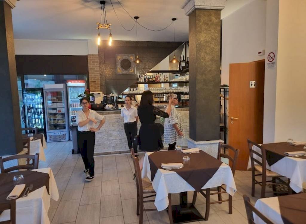 Interno non residenziale - Restaurant Castiglione Torinese - photo 3