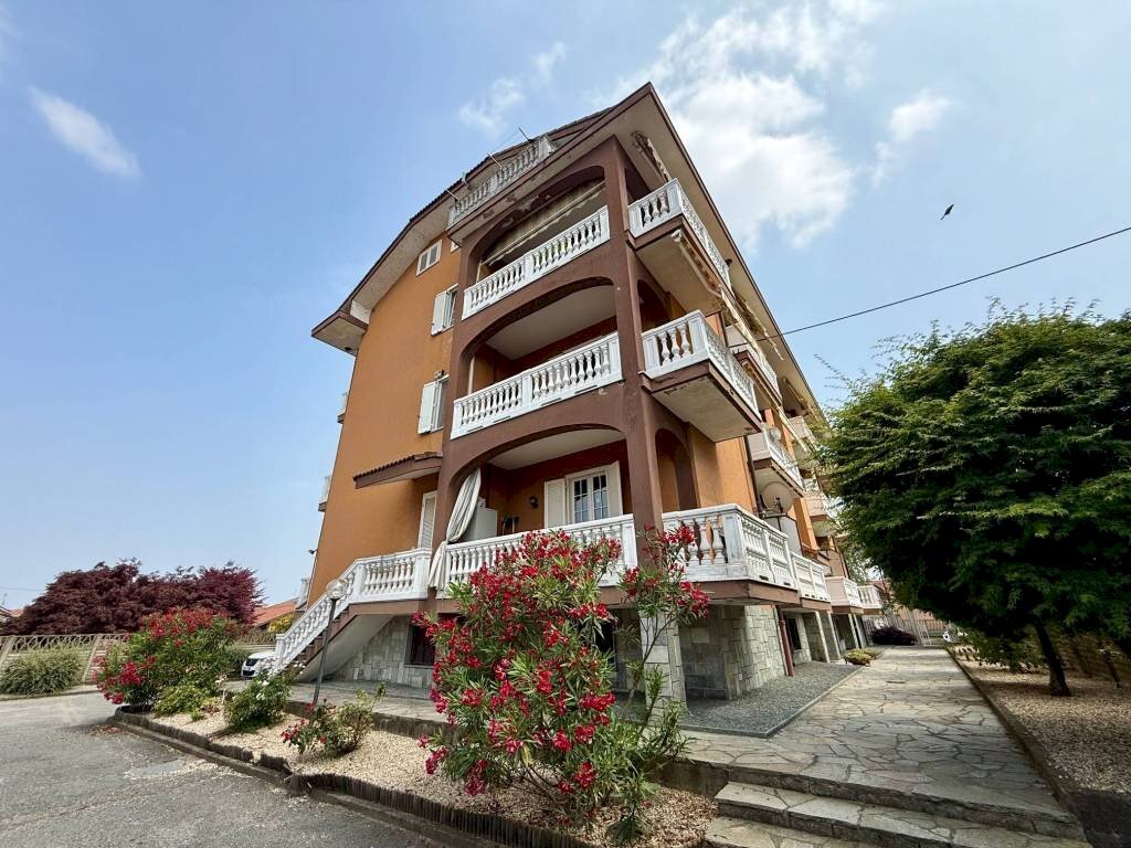 Facciata - Quadrilocale via Lovera, 7, Carmagnola - foto 1