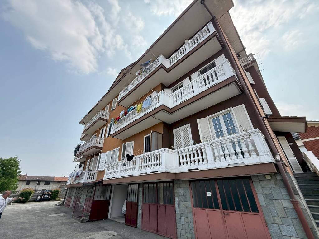 Facciata - Quadrilocale via Lovera, 7, Carmagnola - foto 2